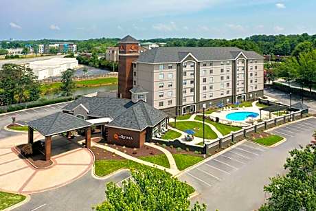 La Quinta Inn & Suites by Wyndham Greensboro