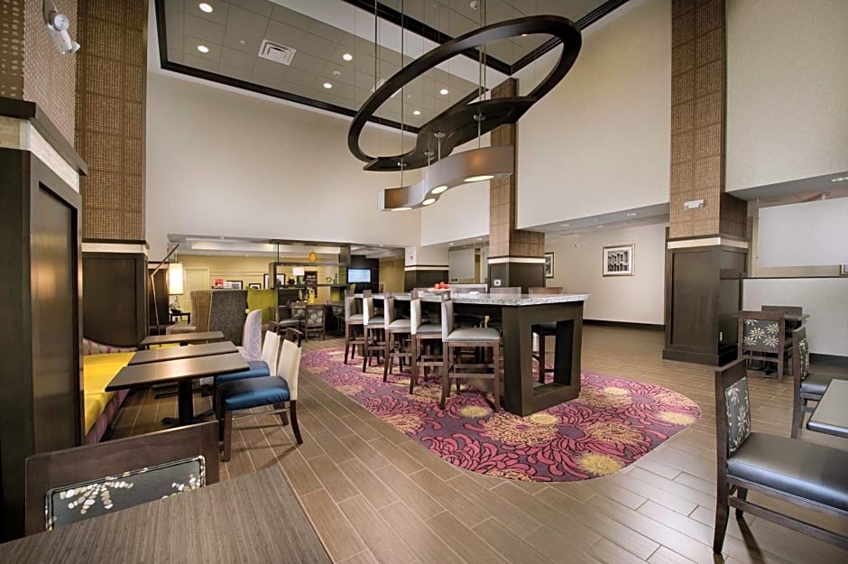 Hampton Inn By Hilton & Suites - Buffalo Airport