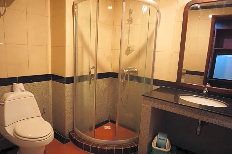 Vansana Riverside Hotel