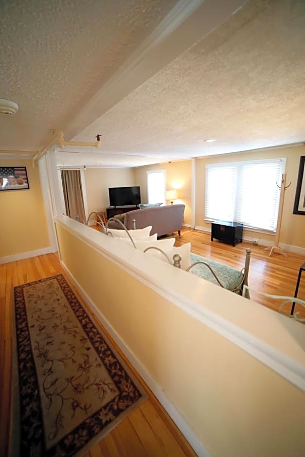 The Kennebunk Inn