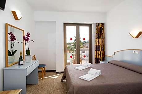 Twin Room with City View