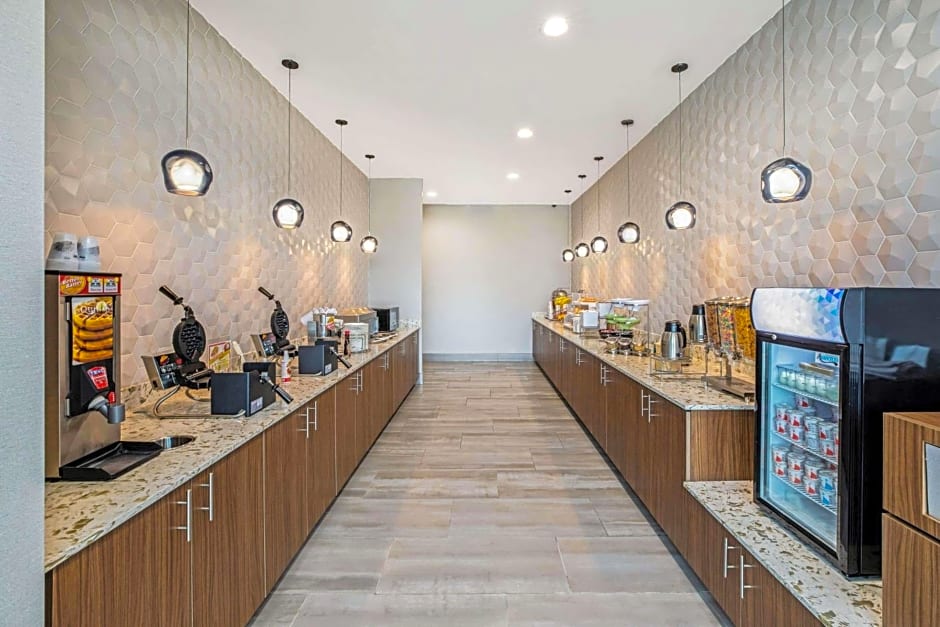 La Quinta Inn & Suites by Wyndham Waco Downtown - Baylor