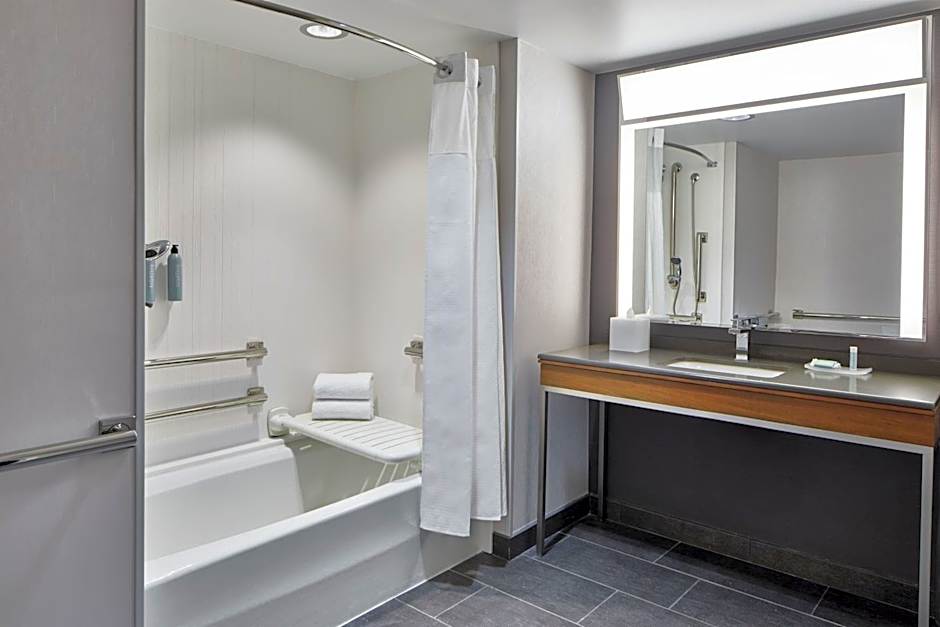 Courtyard by Marriott Detroit Downtown