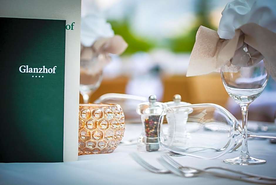 Glanzhof Hotel & Apartments