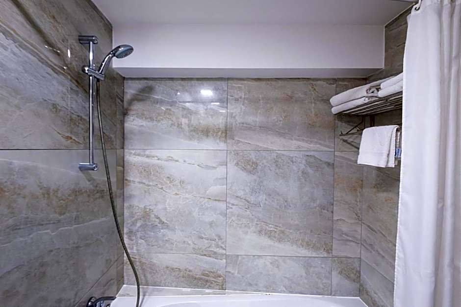 Livadhiotis City Hotel