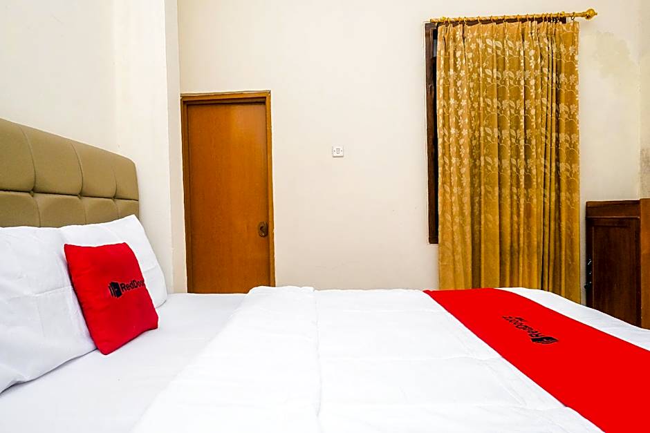 RedDoorz Syariah @ Griya Thamrin Manahan Solo