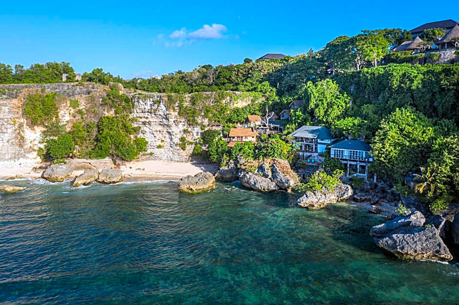 Villa Ayunan 3 BR on Bingin Beach