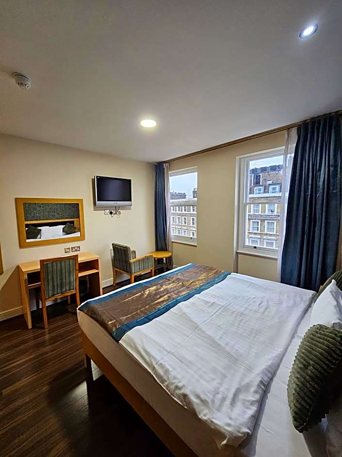 Cromwell International Hotel