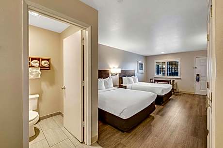 Standard Queen Room with Two Queen Beds