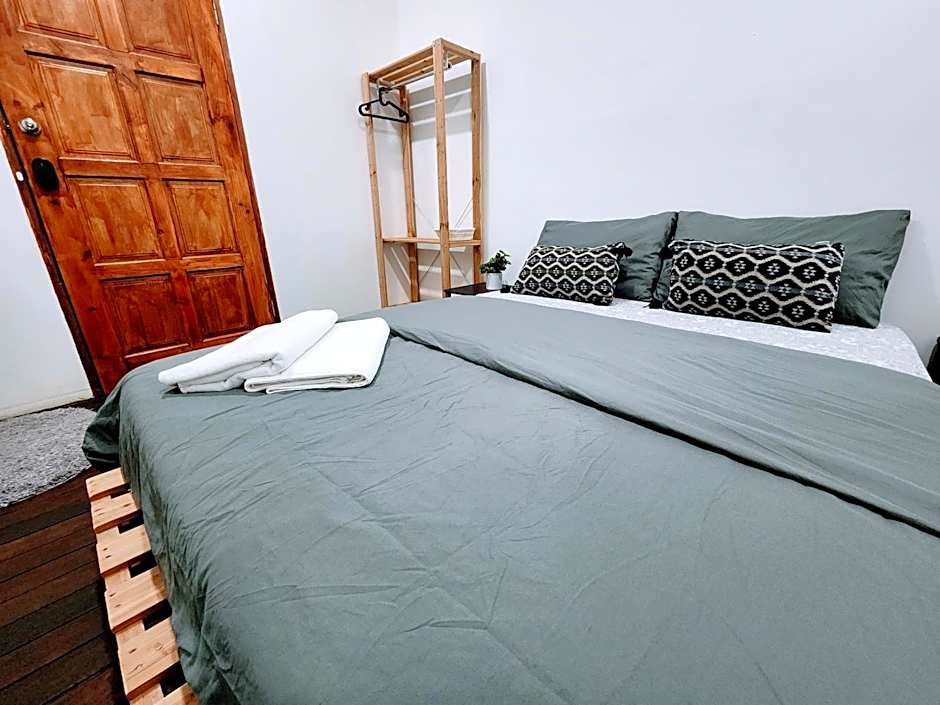 Upspot Kuching Waterfront Premium Hostel