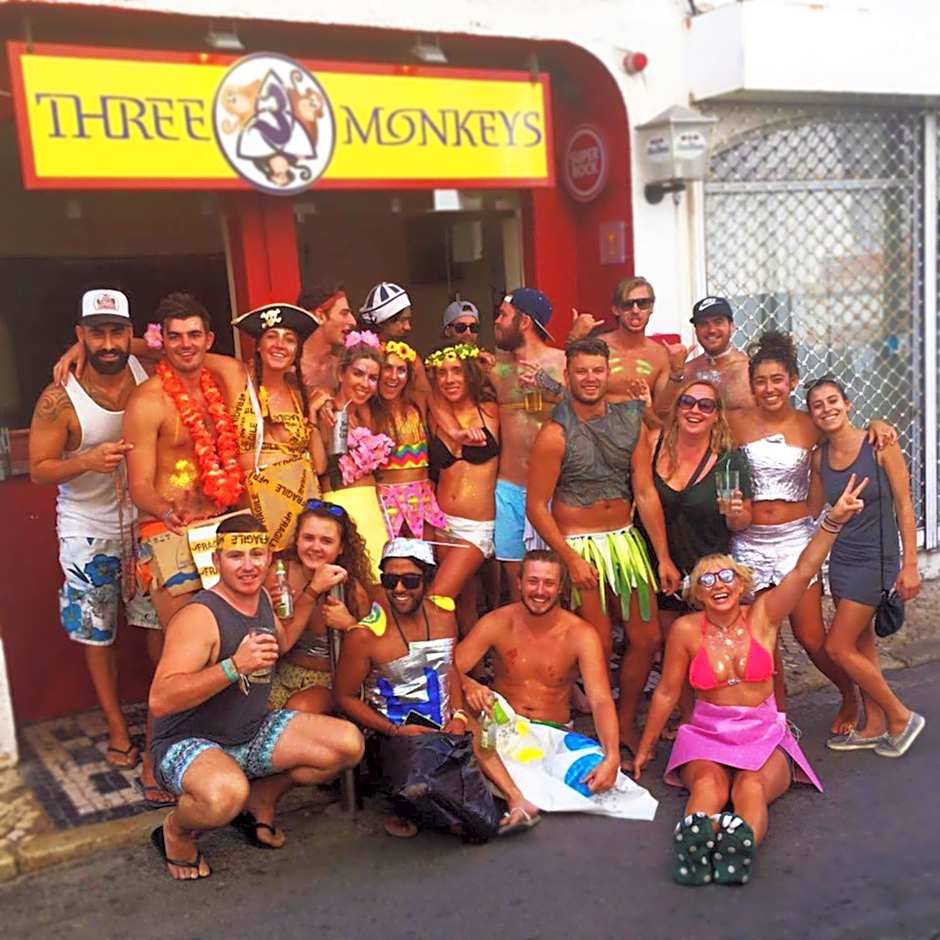 The 17 Party Hostel