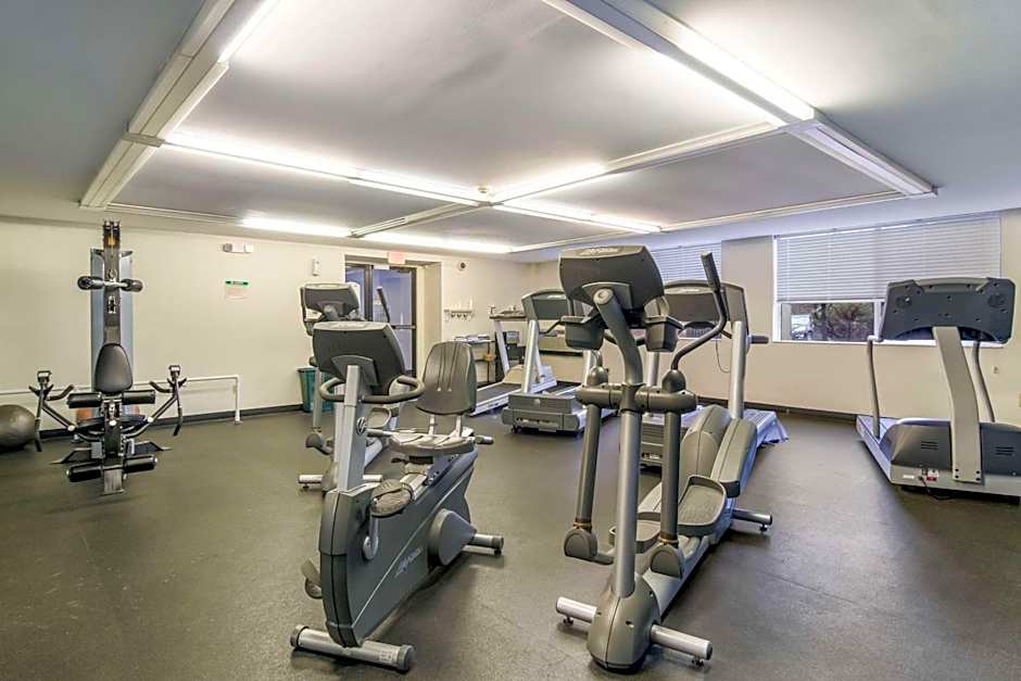 Comfort Inn & Suites Pittsburgh Fox Chapel