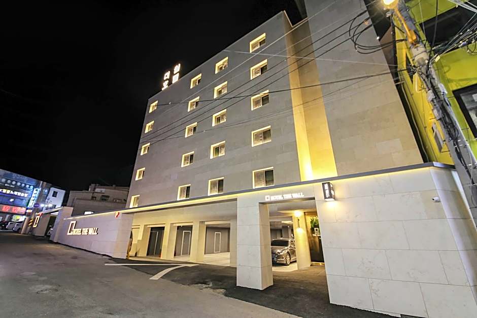 Jecheon The Wall Hotel