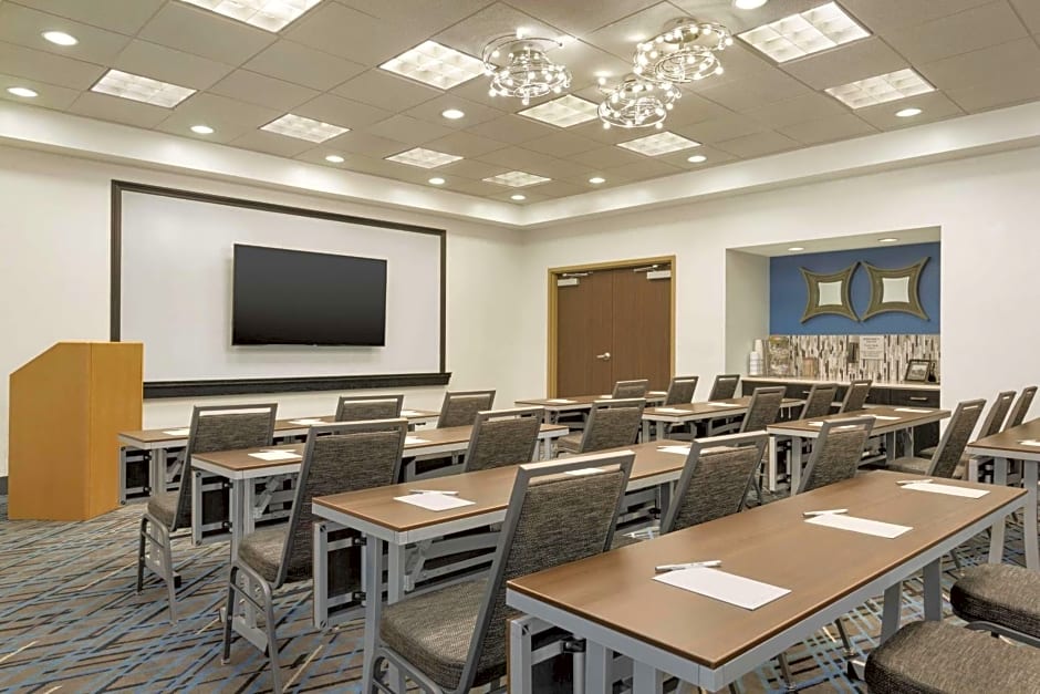 Hampton Inn By Hilton & Suites Herndon-Reston