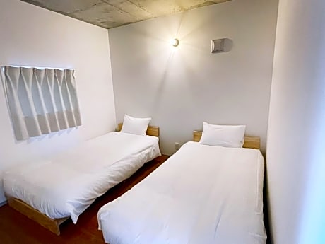 Apartment with Shower