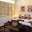 Heeren Palm Suites