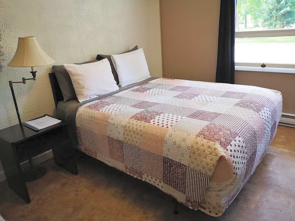 Overlook Inn & Cabins