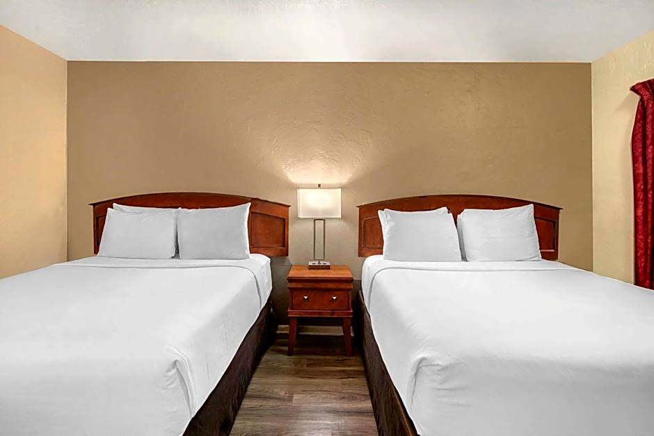 Econo Lodge Inn & Suites Durango