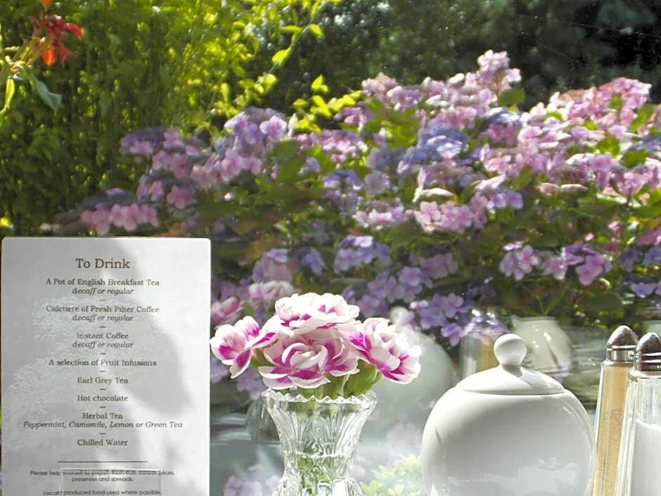 Anton Guest House Bed and Breakfast