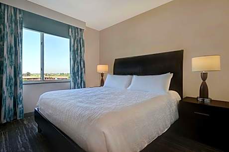 Junior King Suite with Seating Area