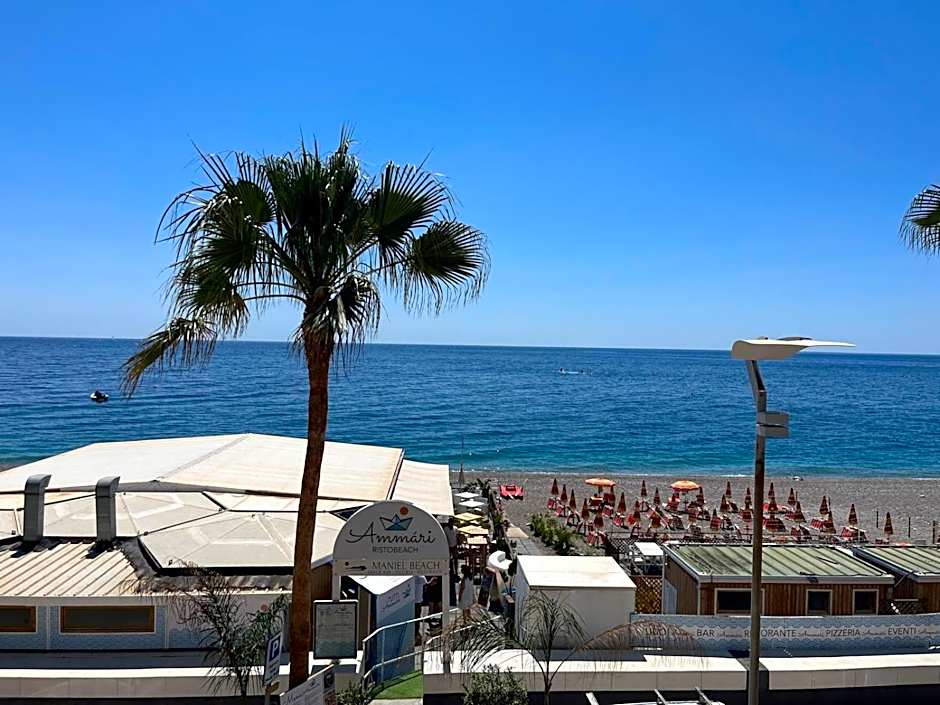 Maniel Beach Hotel