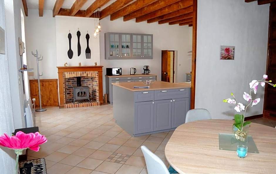 Gîte La Belle Aventure avec piscine et jacuzzi