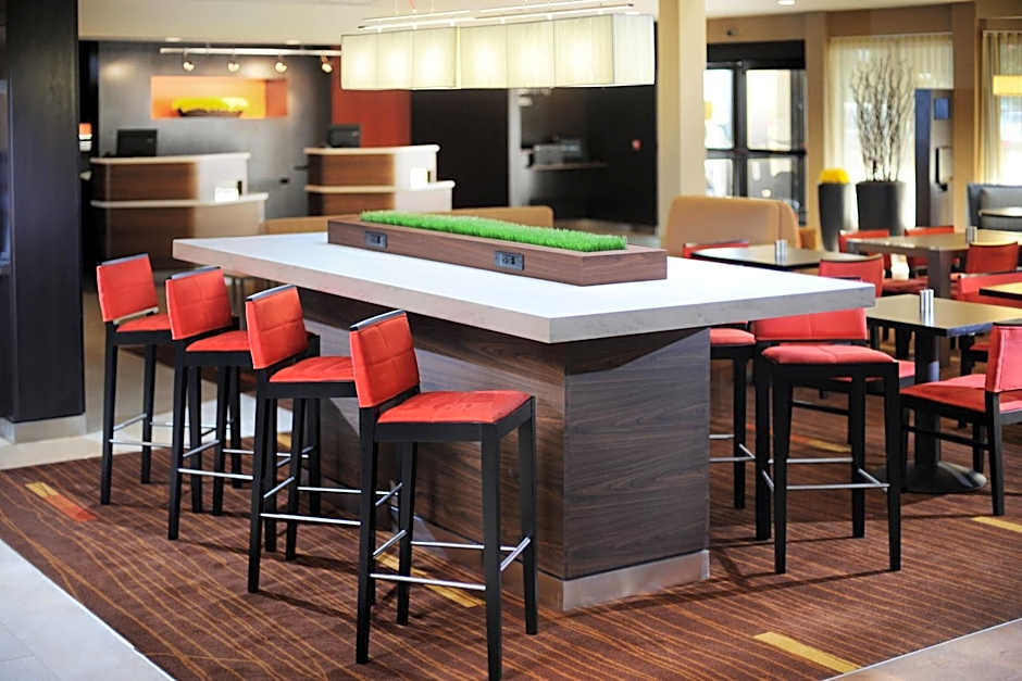 Courtyard by Marriott Houston Hobby Airport