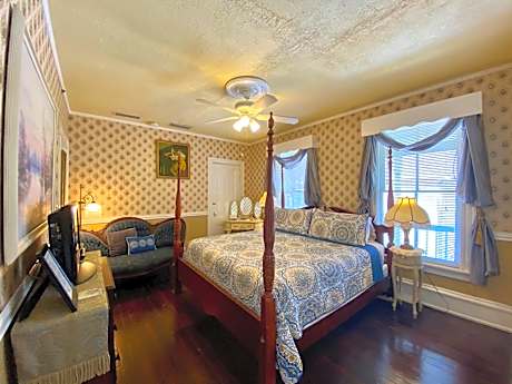 King Room with Balcony and Spa Bath