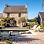 Manoir de la Nogrie - Chambre de charme avec accès privatif - Piscine chauffée sur domaine 5 étoiles à la campagne