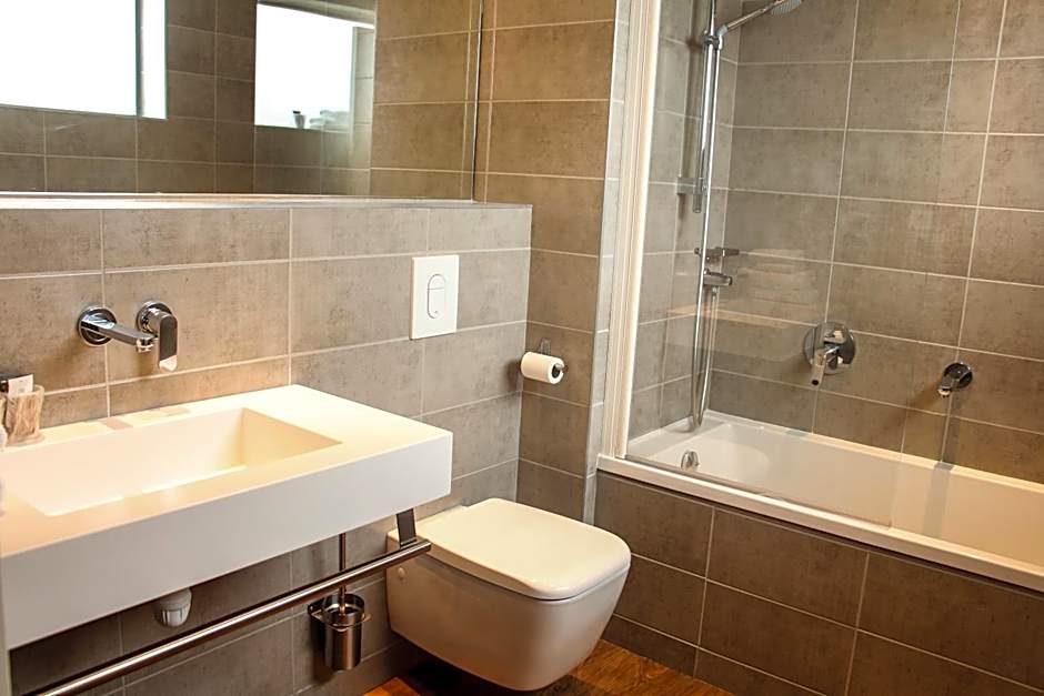 H24 HOTEL