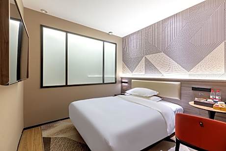 Comfort Room with Single Bed