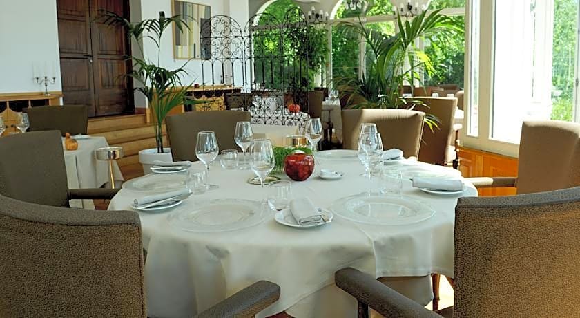 Brindos Lac & Château