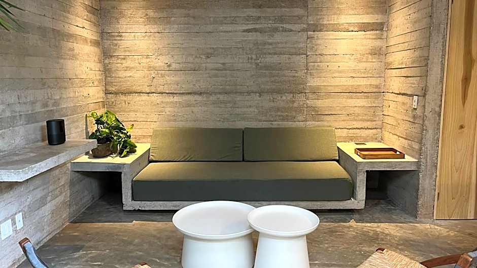 Ona & Nami - Casa Macu Saladita surf break