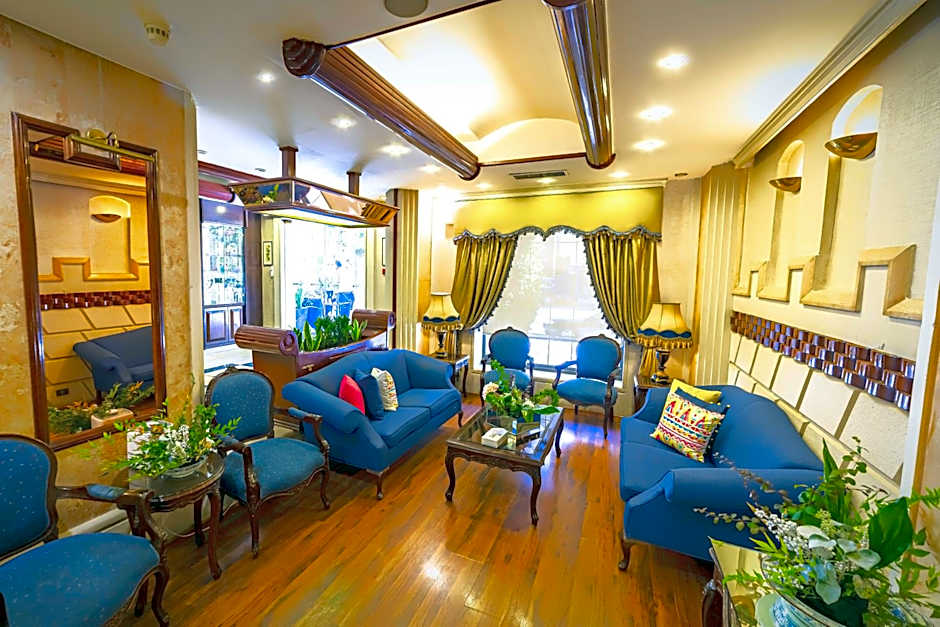 Comfort Hotel Suites