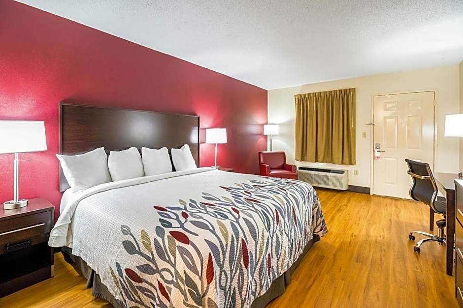 Red Roof Inn Clarksville