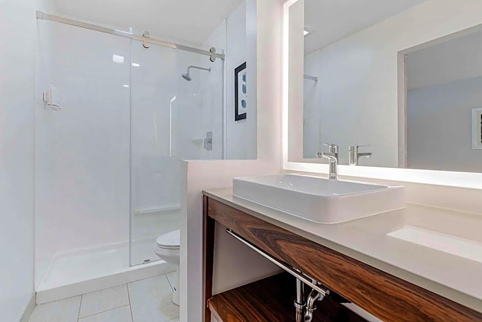 Country Inn & Suites by Radisson, Vallejo Napa Valley, CA