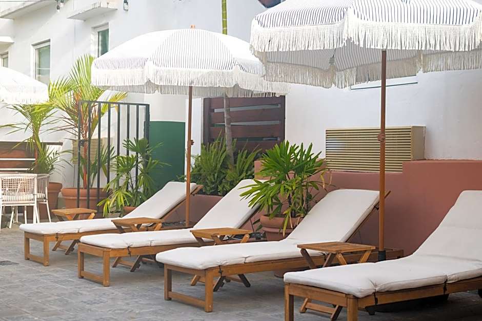 La Mona Loiza Apartment Complex by Stay with Bear