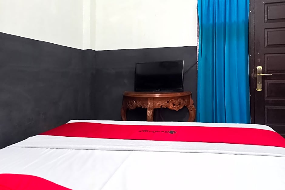 RedDoorz Syariah @ Penginapan Queen Sungai Penuh