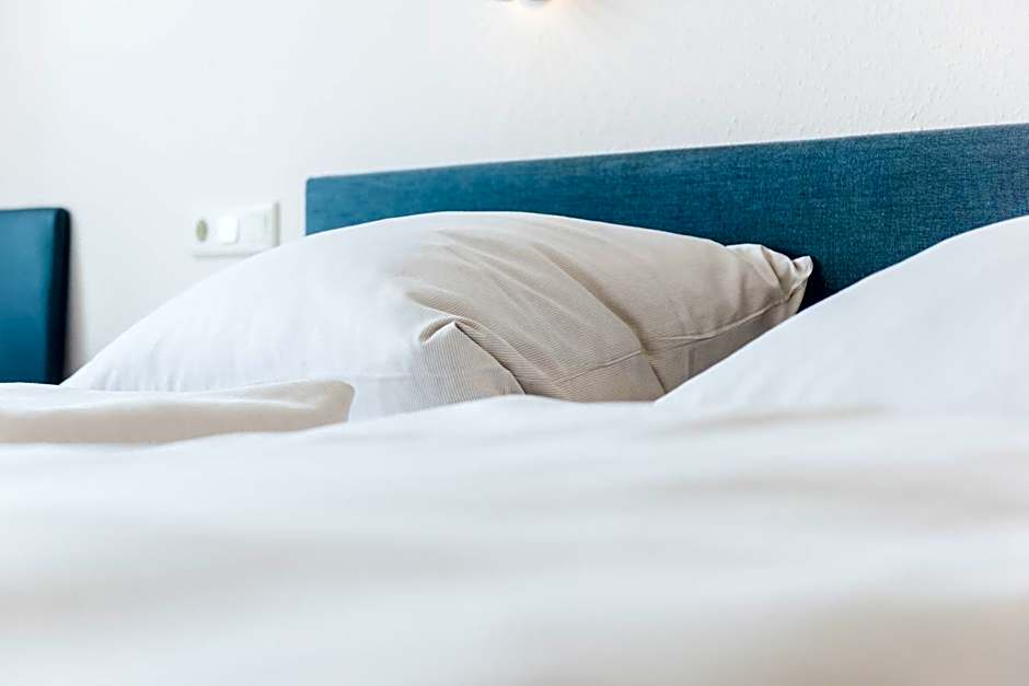 Schäfers Hotel, Self-Check-in, Cafe und Bäcker am Hotel