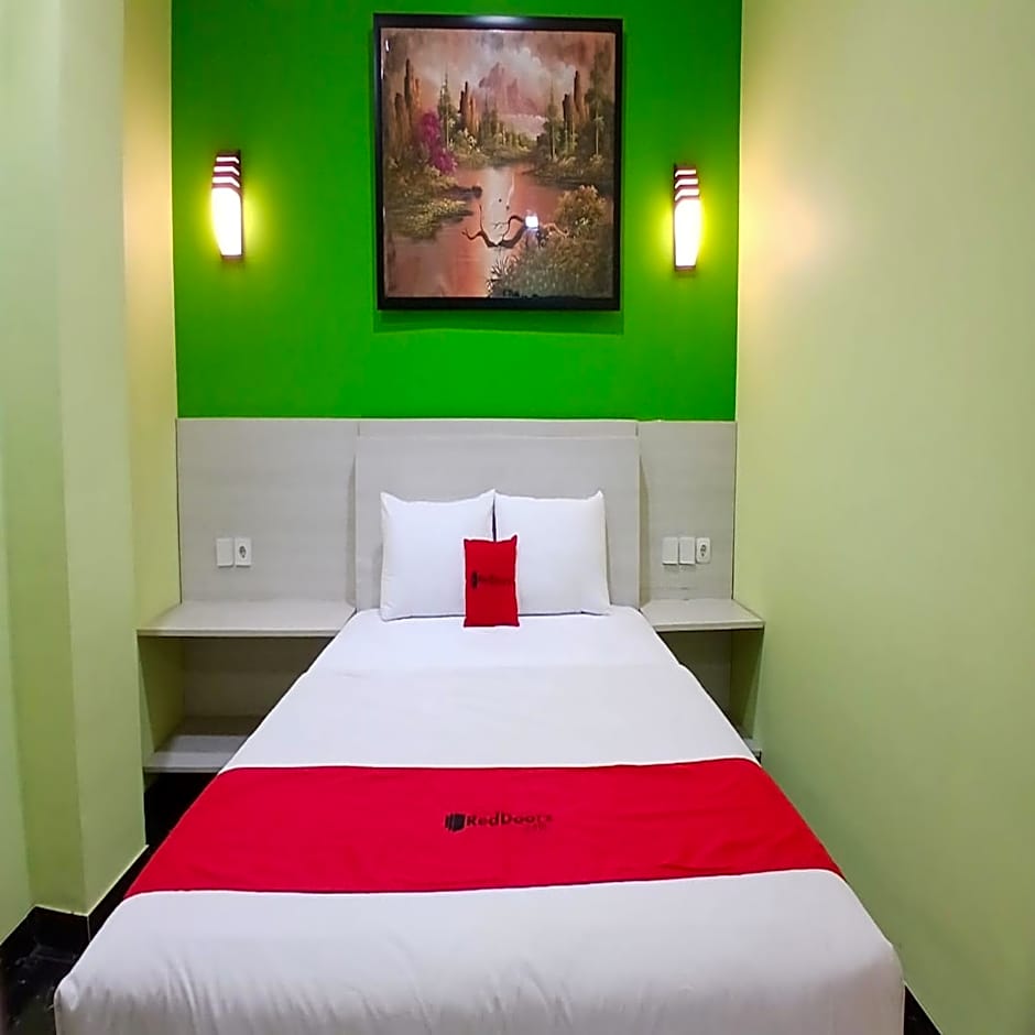 RedDoorz at Griya Athaya Maguwoharjo Yogyakarta