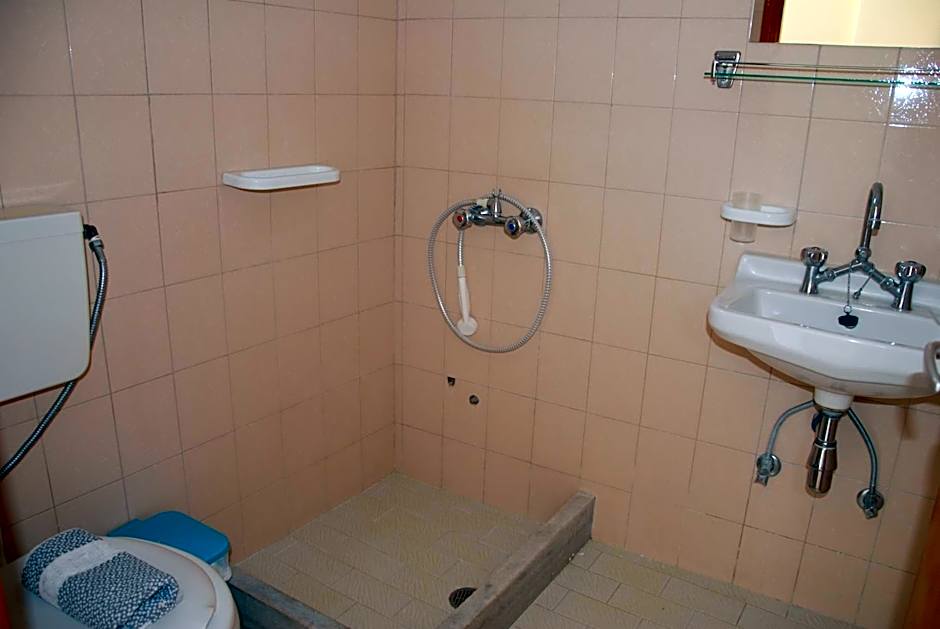 Koulas Pension - Red Lake