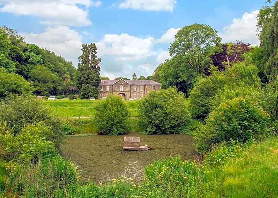 Pantglas Hall Lodges