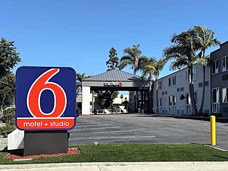 Motel 6 Carson