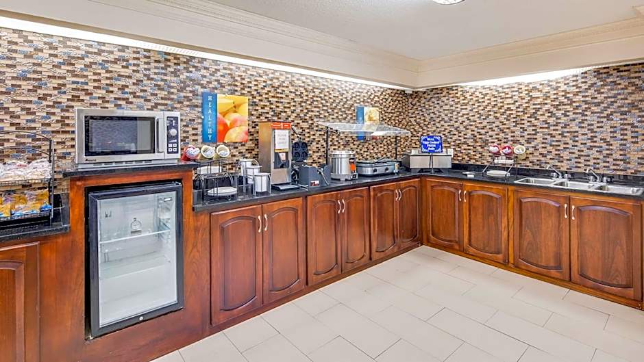Best Western Inn And Suites Of Macon