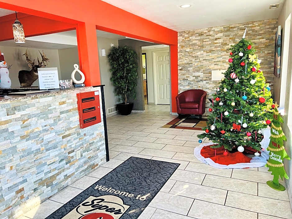 Super 8 by Wyndham Moberly MO