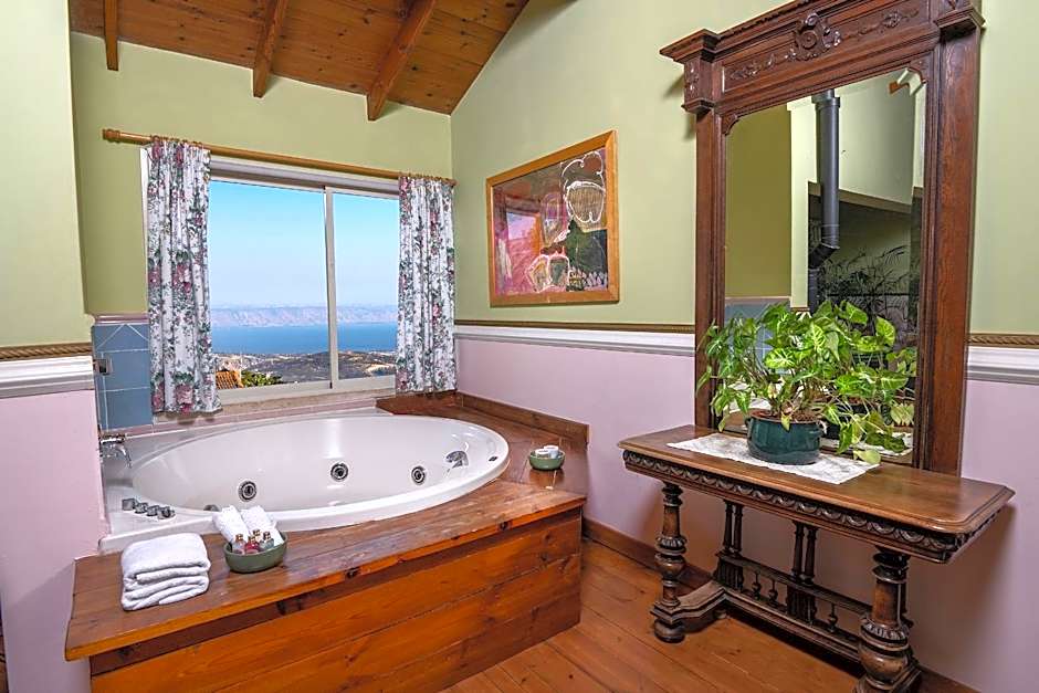 Ha'Seuda Ha'Achrona Suites