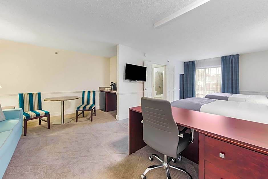 The Blu Hotel Blue Ash Cincinnati, an Ascend Collection Hotel