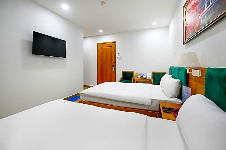 Vivian Airport Hotel Saigon