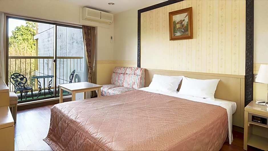 Izu-Kogen Wan Wan Paradise Condominium