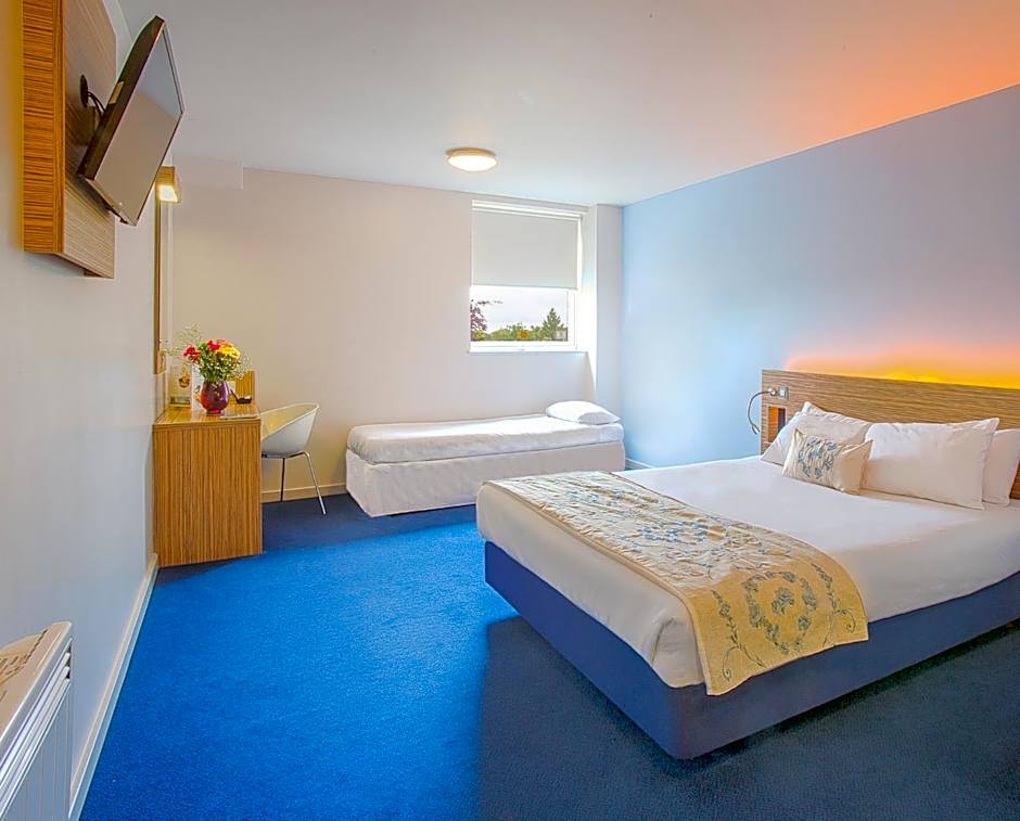 Redwings Lodge Wolverhampton Central